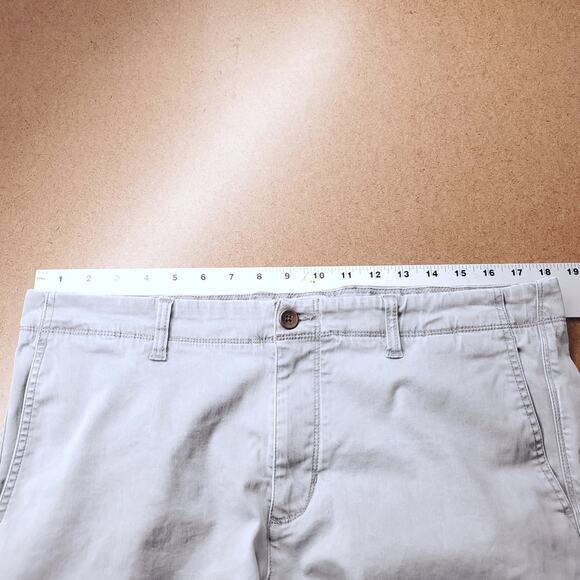 Tommy Bahama Boracay Cargo Bermuda Shorts Men 36 Gray Utility Preppy Minimalist - Picture 4 of 11